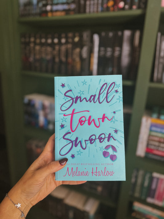 Small Town Swoon by Melanie Harlow (Cherry Tree Harbor Book 4)