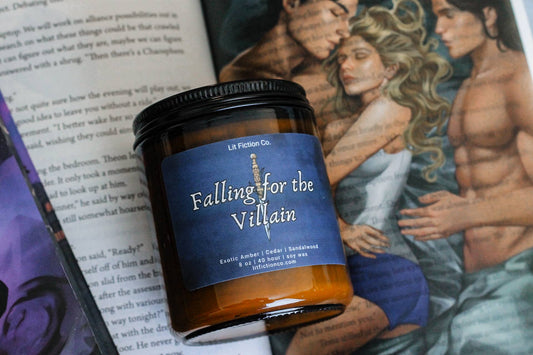 Falling for the Villain – Fantasy Book Lover Candle | Amber Vanilla Leather Blend