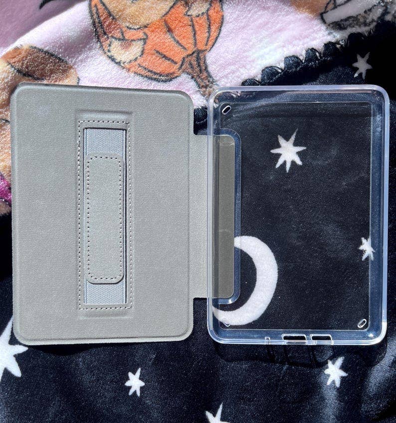 Pumpkin Kindle Case – Hand-Drawn E-Reader Cover with Hand Strap