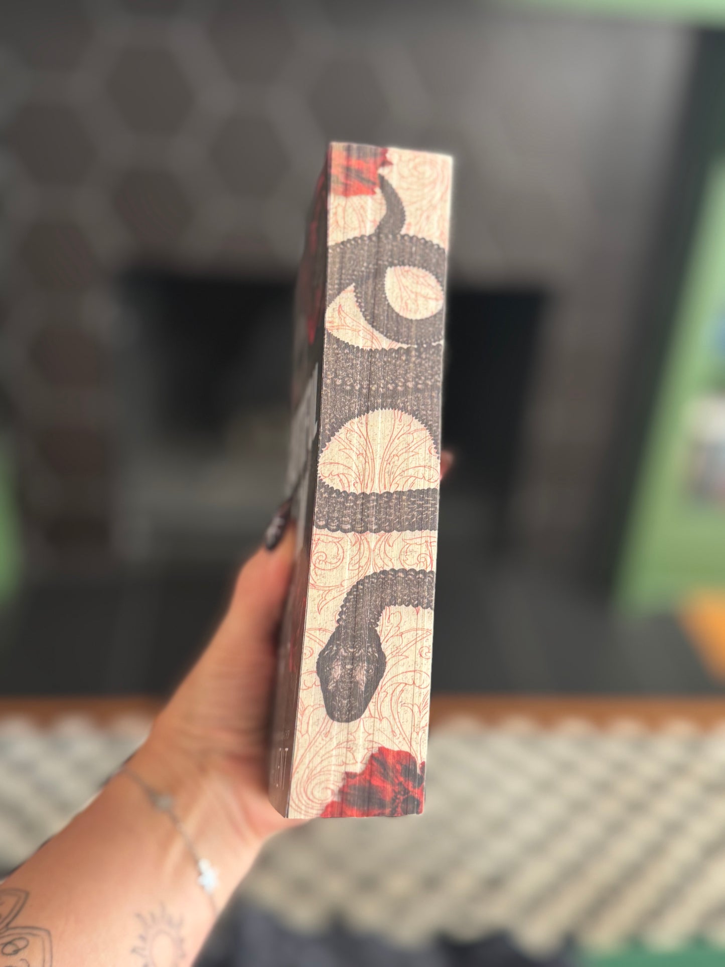 Beautiful Venom by Rina Kent (Deluxe Edition)(Vipers Book #1)