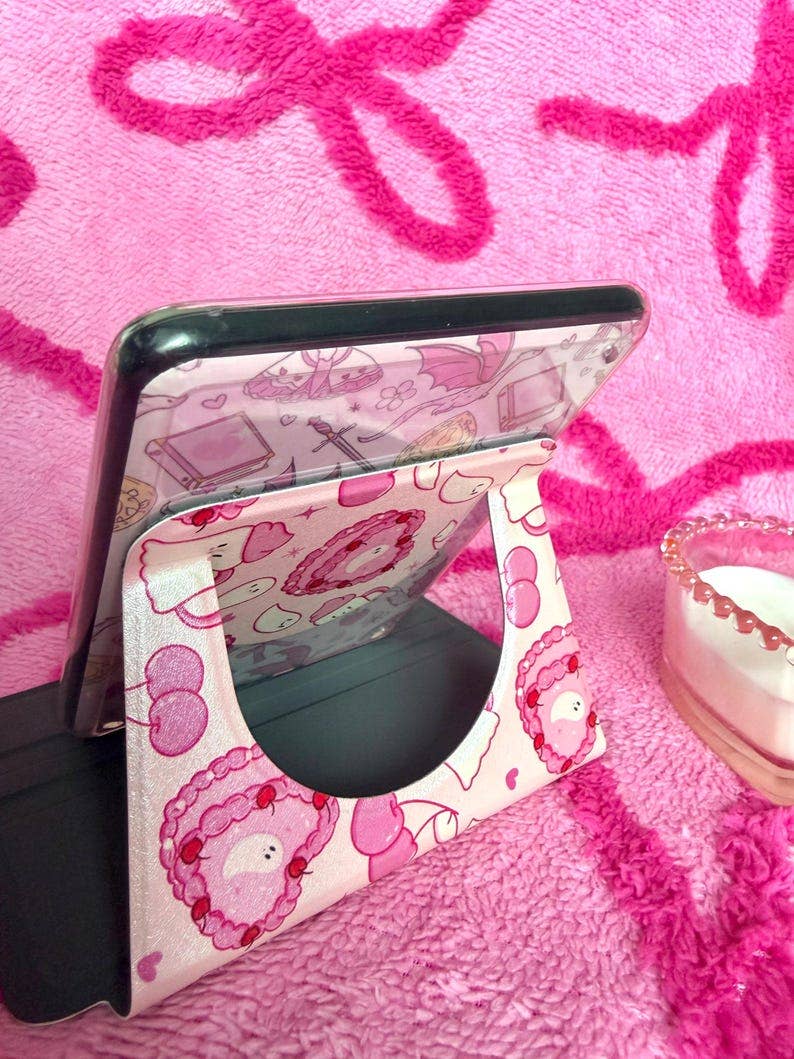Ghost Cake Magnetic Removable Kindle Case- Halloween