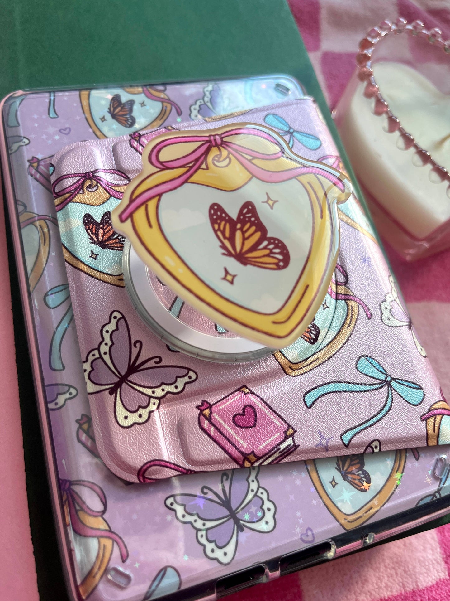Butterfly Locket Magnetic Grip- E-reader and phone grip  