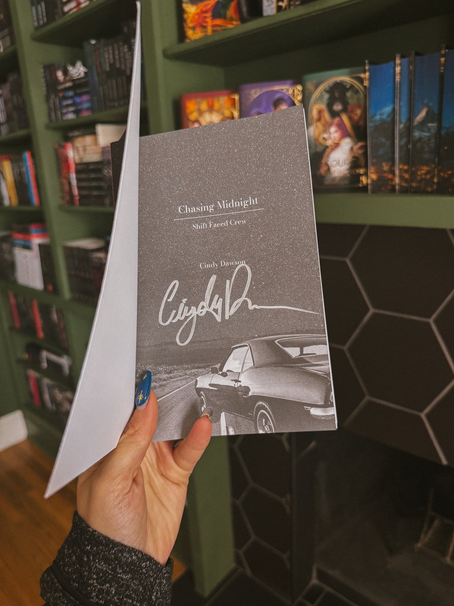 [Hand-Signed Copy+Art+Extras] Chasing Midnight by Cindy Dawson