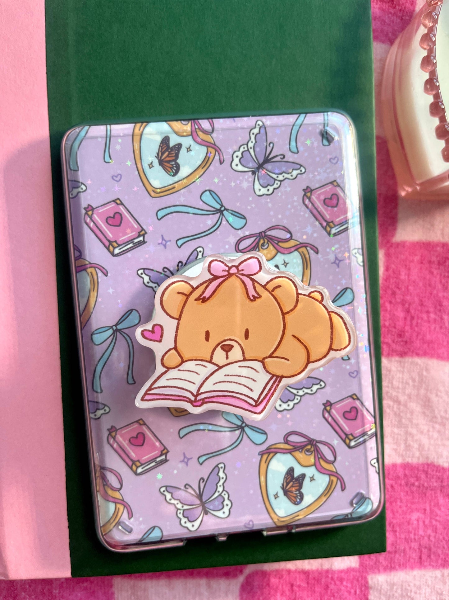 Bookish Bear Magnetic Grip- E-reader and phone grip 