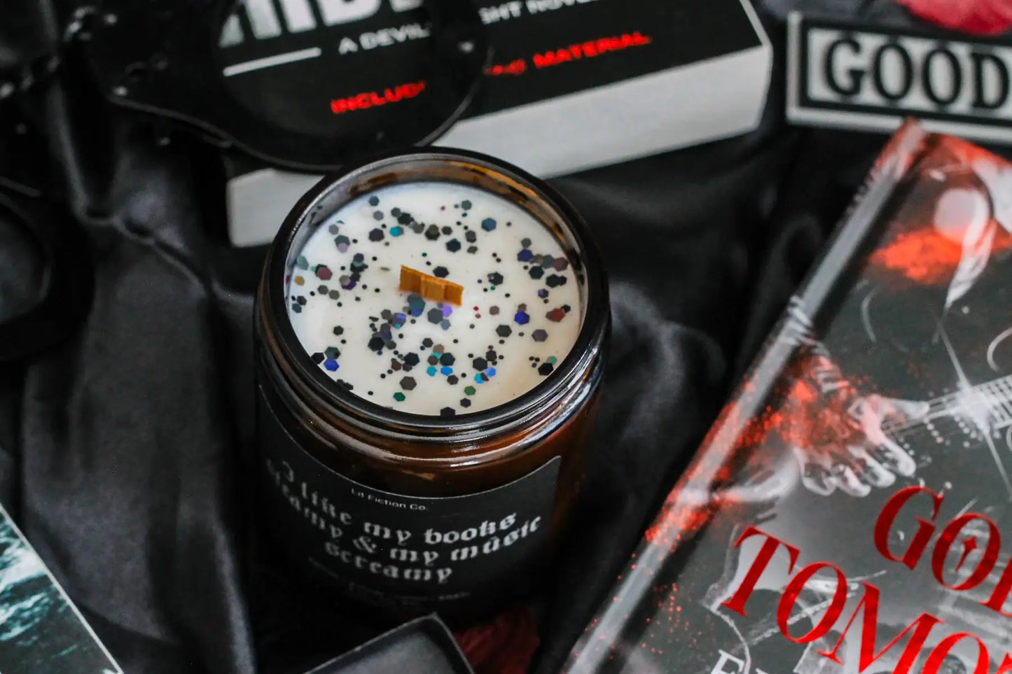 I like my books steamy & my music screamy | Book Lover Candle